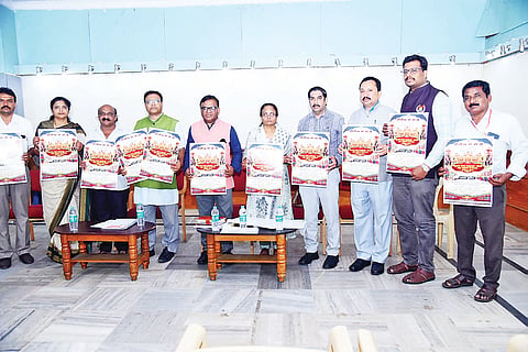 ದಸರಾ ಪುಸ್ತಕ ಮೇಳದಲ್ಲಿ ‘ಸೆಲ್ಫಿ ವಿತ್ ಸಾಹಿತಿ’