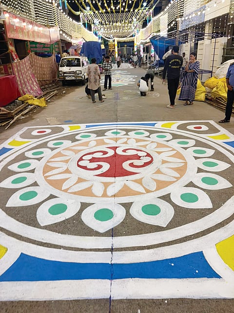 ಕುಡ್ರೋಳಿ ದೇವಳದ ರಸ್ತೆಯಲ್ಲಿ ಅರಳಿದ ಅಲ್ಪಾನ ಚಿತ್ತಾರ   