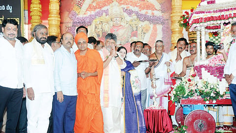 ನಾಡಹಬ್ಬ ದಸರೆಗೆ ವೈಭವದ ಚಾಲನೆ