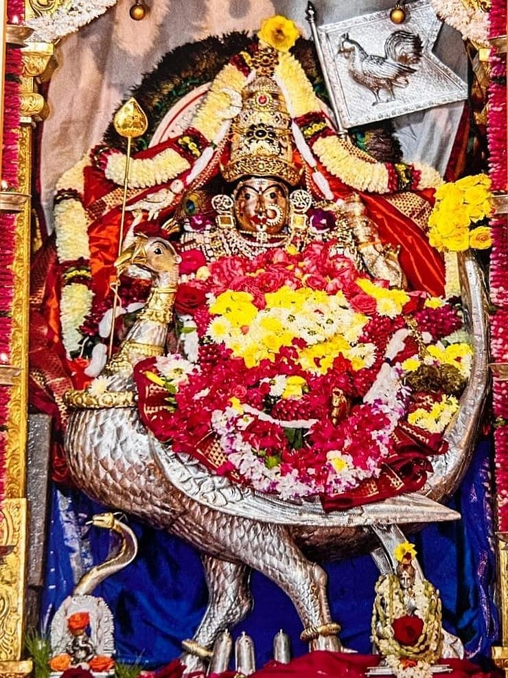 ಮಯೂರವಾಹನಾಲಂಕಾರದಲ್ಲಿ ಕಂಗೊಳಿಸಿದ ಶೃಂಗೇರಿ ಶ್ರೀ ಶಾರದೆ