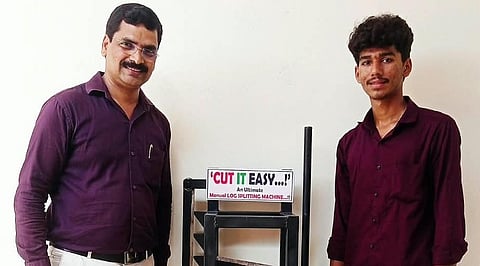  ಶಿಕ್ಷಕ ಸುರೇಶ್ ಜತೆ ಆದಿತ್ಯ 