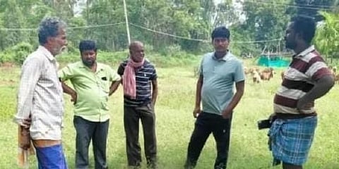 ದೊಡ್ಡಬಳ್ಳಾಪುರದ ಸಾಸಲು ಬಳಿ ಬಳಿ ಚಿರತೆ ದಾಳಿಗೆ ಬಲಿಯಾದ ಕುರಿ.