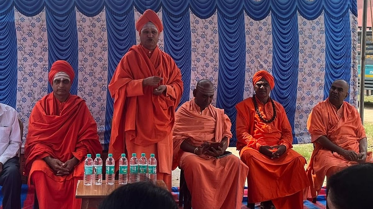 ಅಭಿವೃದ್ಧಿಗೆ ವಿಶೇಷ ಕೊಡುಗೆ ನೀಡಿದವರನ್ನು ಸಮಾಜ ಗುರುತಿಸಬೇಕು