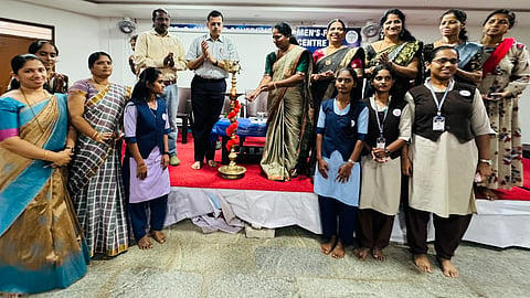 ಉಡುಪಿಯ ಅಜ್ಜರಕಾಡು ಕಾಲೇಜ್​ನಲ್ಲಿ ಸಾಹಿತ್ಯ ಸಂಘವನ್ನು ಸುಲೋಚನಾ ಪಚ್ಚಿನಡ್ಕ ಉದ್ಘಾಟಿಸಿದರು. ಪ್ರೊ. ಡಾ.ನಿಕೇತನಾ, ಪ್ರೊ. ಪಿ.ಬಿ. ಪ್ರಸನ್ನ, ರಮ್ಯಾ ಕೆ. ಐತಾಳ, ರೇಖಾ ಎಸ್​.ಎನ್​,  ನಿಖಿತಾ ಇತರರಿದ್ದರು.
