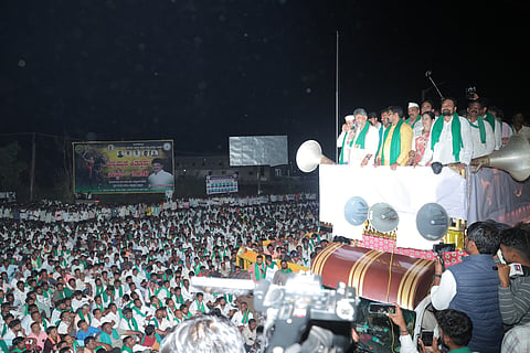 Meeting of sugar factory owners, farmer leaders, and officials
