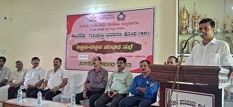  ಉಪ್ಪಿನಂಗಡಿ ಸರ್ಕಾರಿ ಪ್ರಥಮ ದರ್ಜೆ ಕಾಲೇಜಿನಲ್ಲಿ ಶಿಕ್ಷಕ-ರಕ್ಷಕ ಸಭೆಯಲ್ಲಿ ಪ್ರಾಂಶುಪಾಲ ರವಿರಾಜ್ ವಾತನಾಡಿದರು. ಹರಿಪ್ರಸಾದ್ ಬಿ.ಶೆಟ್ಟಿ, ಜಿ.ಕೃಷ್ಣರಾವ್ ಅರ್ತಿಲ, ಡಾ.ರಾಜಾರಾಮ್, ಮಹಾಲಿಂಗೇಶ್ವರ ಭಟ್ ಉಪಸ್ಥಿತರಿದ್ದರು.
