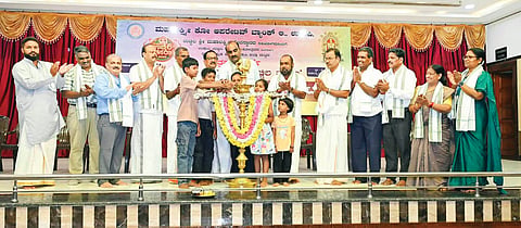 ಉಡುಪಿ ಉಚ್ಚಿಲ ದಸರಾ ಅಂಗವಾಗಿ ಆಯೋಜಿಸಿದ್ದ ಚಿತ್ರಕಲಾ ಸ್ಪರ್ಧೆಯನ್ನು ಶಾಸಕ ಯಶ್‌ಪಾಲ್ ಸುವರ್ಣ ಉದ್ಘಾಟಿಸಿದರು. ಪ್ರಮುಖರಾದ ಜಯ ಸಿ.ಕೋಟ್ಯಾನ್, ದಯಾನಂದ ಕೆ.ಸುವರ್ಣ, ರಾಮಚಂದ್ರ ಕುಂದರ್, ವಿನಯ ಕರ್ಕೇರ, ವಾಸುದೇವ ಸಾಲ್ಯಾನ್, ಶಶಿಕಾಂತ್ ಪಡುಬಿದ್ರಿ, ಶೋಭೇಂದ್ರ ಸಾಲ್ಯಾನ್, ವನಜಾ ಪುತ್ರನ್, ಶರತ್ ಕುವಾರ್ ಶೆಟ್ಟಿ, ಶಾರಿಕಾ ಕಿರಣ್, ಆನಂದ  ಸೆಲ್ವಂ ಇದ್ದರು.