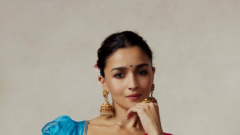 ಗುಲಾಬಿ ಸೀರೆಯಲ್ಲಿ ಆಲಿಯಾ ಮಿಂಚು