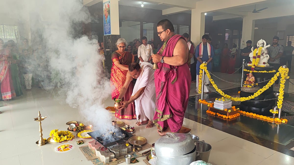 ಅಂಬಿಕಾ ಸಮೂಹ ಶಿಕ್ಷಣ ಸಂಸ್ಥೆಯಲ್ಲಿ ಶಾರದಾ ಪೂಜೆ PUTTUR