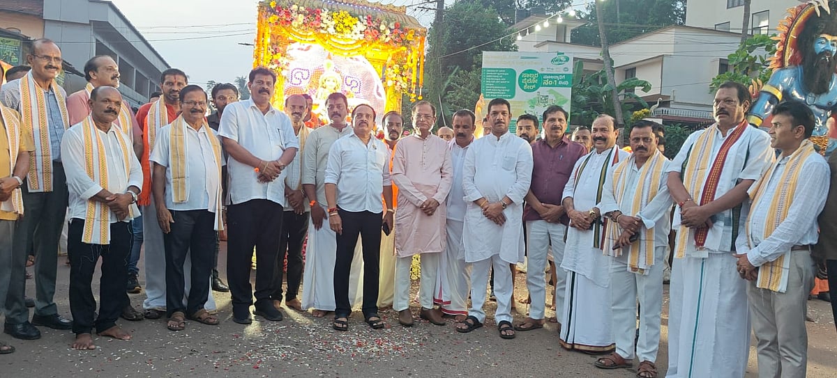 ಪುತ್ತೂರು ದಸರಾ ವೈಭವದ ಶೋಭಾಯಾತ್ರೆ PUTTUR