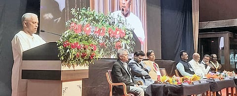 ಬಾಗಲಕೋಟೆಯಲ್ಲಿ ನಡೆಸ ರಾಷ್ಟ್ರೀಯ ಹೋಮಿಯೋಪಥಿ ಸಮ್ಮೇಳನದ ಸಮಾರೋಪ ಸಮಾರಂಭದಲ್ಲಿ ಬಿವಿವಿ ಸಂಘದ ಕಾರ್ಯಾಧ್ಯಕ್ಷ ವೀರಣ್ಣ ಚರಂತಿಮಠ ಮಾತನಾಡಿದರು. ಡಾ.ವೀರಬ್ರಹ್ಮಚಾರಿ, ಡಾ.ಮಯುರೇಶ ಮಹಾಜನ, ಎ.ಎಲ್.ಪಾಟೀಲ ಇತರರಿದ್ದರು.