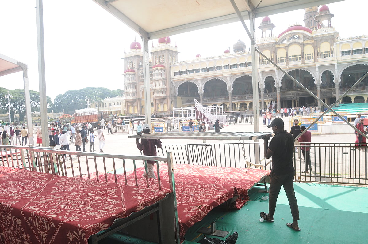 ಅರಮನೆ ಆವರಣ ಟಾಟ್ ಸ್ವಚ್ಛ