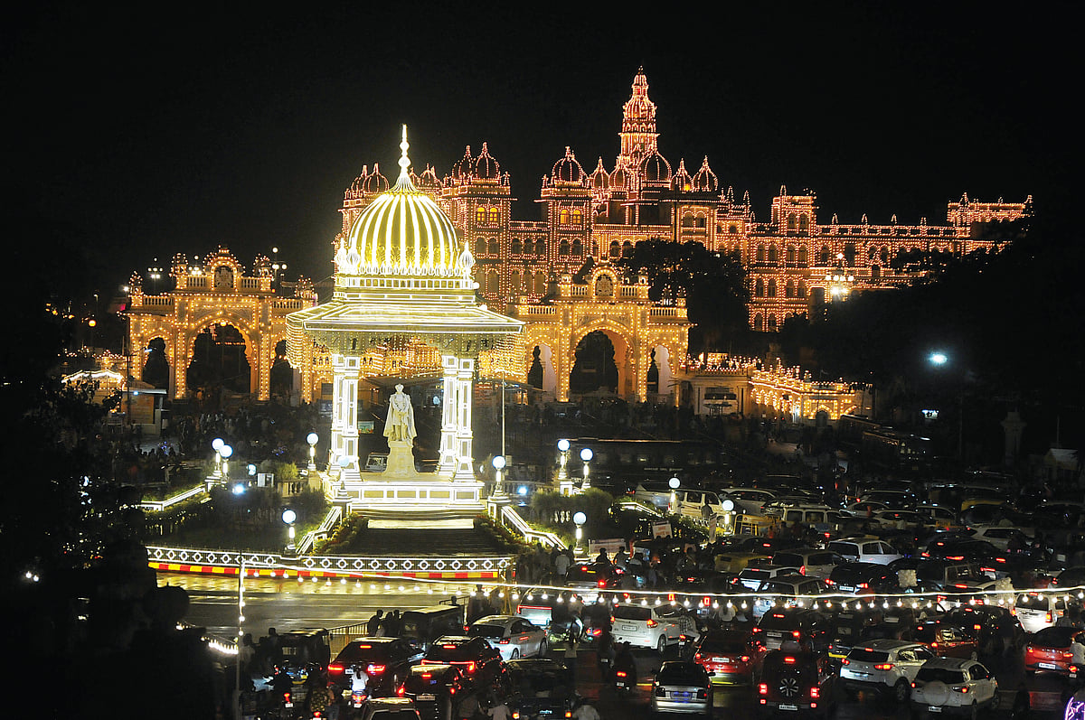 ಅಕ್ಟೋಬರ್ 31ರವರೆಗೆ ಇರಲಿದೆ ಮೈಸೂರು ದಸರಾ ದೀಪಾಲಂಕಾರ