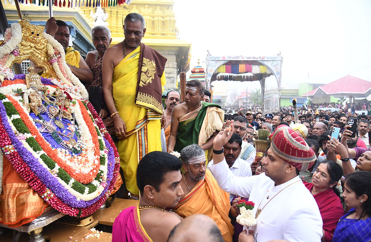ಮಳೆಯ ನಡುವೆ ಭಕ್ತಿಯ ಚಾಮುಂಡಿ ರಥೋತ್ಸವ