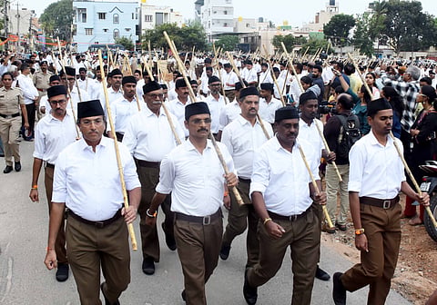 ಆರ್‌ಎಸ್‌ಎಸ್ ವತಿಯಿಂದ ವಿಜಯದಶಮಿ ಪ್ರಯುಕ್ತ ಭಾನುವಾರ ಮೈಸೂರು ನಗರದಲ್ಲಿ ಭಾನುವಾರ ಪಥಸಂಚಲನ ನಡೆಯಿತು.

