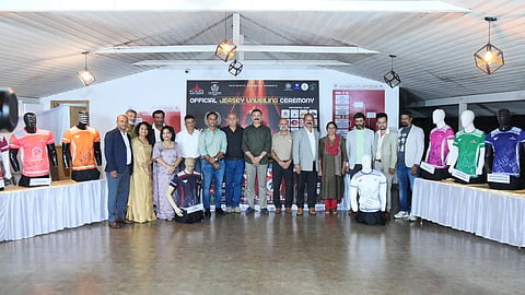 ಕೈಗ್ ಹೊನಲು ಬೆಳಕಿನ ಹಾಕಿ ಜರ್ಸಿ ಬಿಡುಗಡೆ