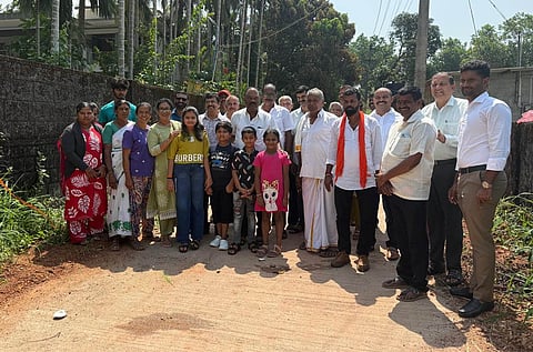 ಬೆಳ್ಳೆ ಗ್ರಾಪಂ ವ್ಯಾಪ್ತಿಯ ರಸ್ತೆ ಅಭಿವೃದ್ಧಿ ಕಾಮಗಾರಿಯನ್ನು ಶಾಸಕ ಗುರ್ಮೆ ಸುರೇಶ್ ಶೆಟ್ಟಿ ಉದ್ಘಾಟಿಸಿದರು. ಪ್ರಮುಖರಾದ ದೇವದಾಸ್ ಹೆಬ್ಬಾರ್, ದಿವ್ಯಾ, ರಾಜೇಂದ್ರ ಶೆಟ್ಟಿ, ಸುಧಾಕರ ಪೂಜಾರಿ, ಹರೀಶ್ ಶೆಟ್ಟಿ ಮತ್ತಿತರರಿದ್ದರು.
