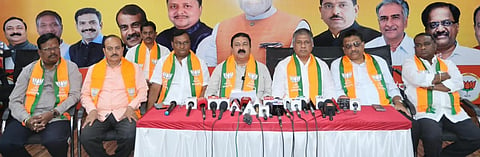 ಬಿಜೆಪಿ ಕಚೇರಿಯಲ್ಲಿ ಬುಧವಾರ ಸುದ್ದಿಗೋಷ್ಠಿಯಲ್ಲಿ ಮಾತನಾಡಿದ ಶಾಸಕ ಮಹೇಶ ಟೆಂಗಿನಕಾಯಿ.