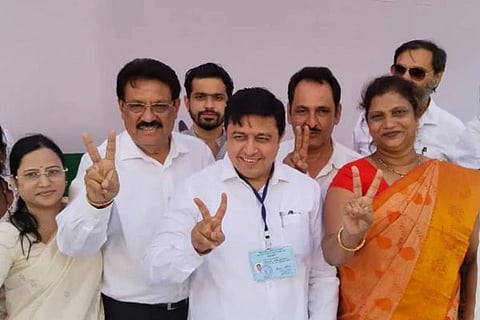 ಗೆಲುವಿನ ನಗೆ ಬೀರಿದ ಕಾಂಗ್ರೆಸ್​ ಅಭ್ಯರ್ಥಿ ಅಭಿಜಿತ್ ವಂಜಾರಿ! 