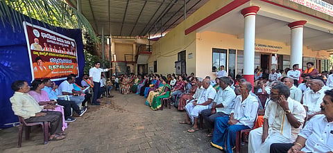  ಬಿಜೆಪಿ ಉತ್ತರ ಮಂಡಲ ವತಿಯಿಂದ ಹಕ್ಕೊತ್ತಾಯ ಸಭೆ ನಡೆಯಿತು. ಶಾಸಕ ಡಾ.ಭರತ್ ಶೆಟ್ಟಿ, ರಾಜ್ಯ ಬಿಜೆಪಿ ವಕ್ತಾರ ವಿಕಾಸ್ ಕುಮಾರ್ ಪುತ್ತೂರು ಮತ್ತಿತರರಿದ್ದರು.