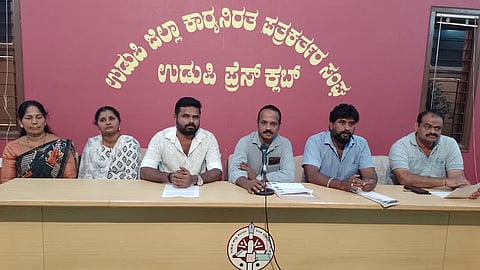ಉಡುಪಿಯ ಪತ್ರಿಕಾ ಭವನದಲ್ಲಿ ನಡೆದ ಸುದ್ದಿಗೋಷ್ಠಿಯಲ್ಲಿ ಶಂಕರ ಶಾಂತಿ ಮಾತನಾಡಿದರು. ವಿಜಯ ಪೂಜಾರಿ, ಸುಬ್ರಹ್ಮಣ್ಯ, ಜ್ಯೋತಿ ಪೂಜಾರಿ, ಗೌರಿ ವಿ. ಪೂಜಾರಿ, ರಕ್ಷಿತ ಪೂಜಾರಿ ಇದ್ದರು.