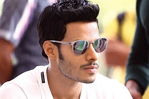 Nikhil Kumaraswamy vvani