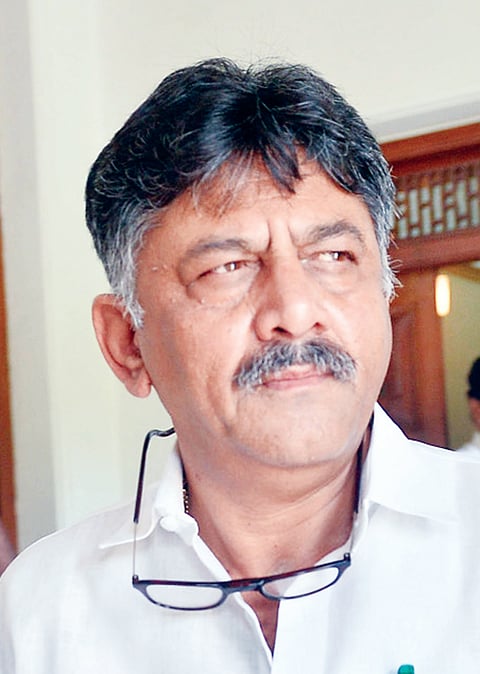 Sudhee_11_DK_Shivakumar_@_KK_Guest_House (5)