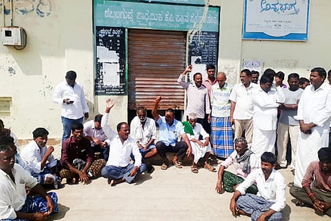 ೨೮ ಎಚ್ಡಿಕೆ ೦೧ (1)