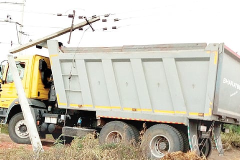 010120 Chinchodi Tipper Accident