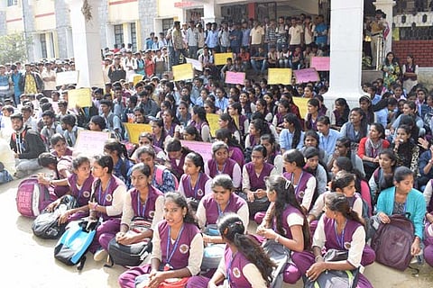 13_01_Mdy_Student Protest