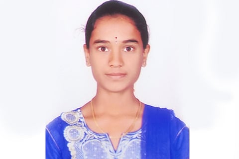 21-klr-4 Lakshmi