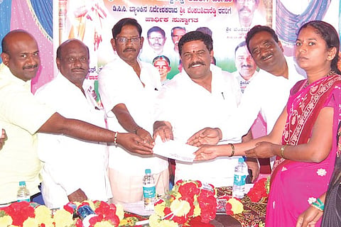 28 bgp dcc bank news photo