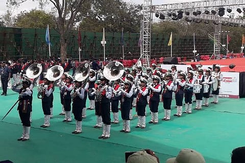 HLK PARADE 03