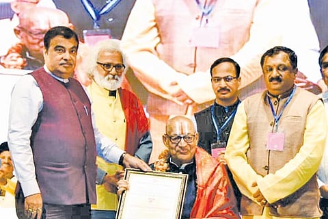 gadkari jan 16