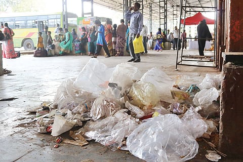 h11-Dirty Bus Stand 6