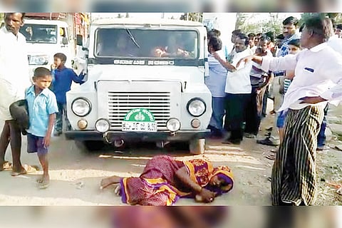 07022020 Mudagal Women protest