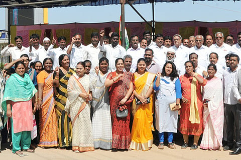 17Tmk_Congress_Protest