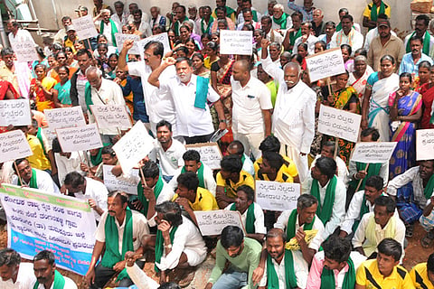 17Tmk_MSand_Protest