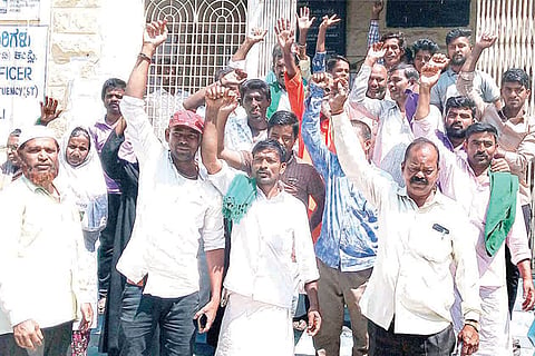 190220 Kampli Ward Residents protest for Water