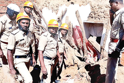 220220 Kotturu Roof Collaps Labor Death