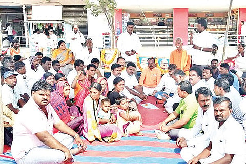 290220 Kushtagi Akshila Karnataka Valmiki Committee Protest