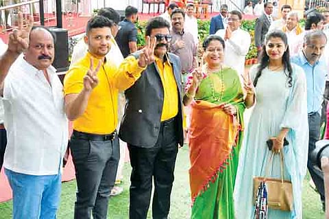 Raghu_06_New_Ministers_Swearing_Ceremony_@_Rajbhavan (50)