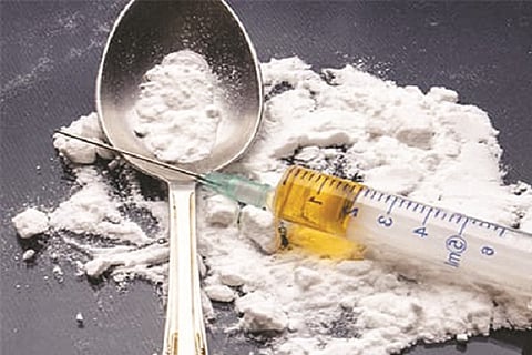 drugabuse-shutter208189978-heroin-on-spoon-and-syringe