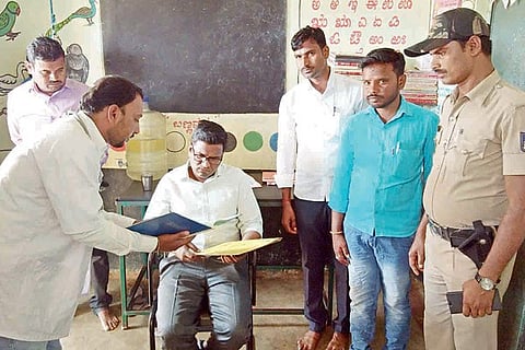 02032020 YELBURGA ZP CEO VISIT TO ANGANAVADI