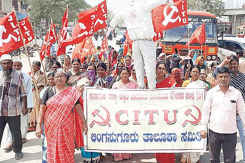 10032020 Lingasuguru CITU protest
