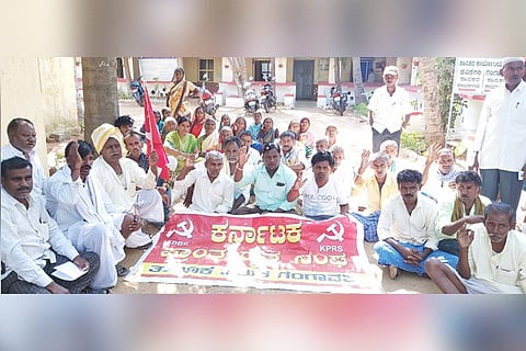 13032020 Gangavathi Narega Workers Protest
