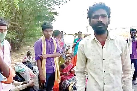 Benchaladoddi Tand People Walk from Puna