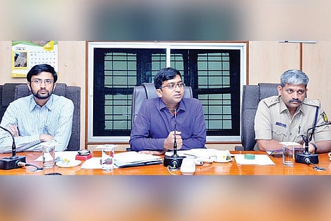 CEO K Nitish, DC SS Nakul, SP CK Baba