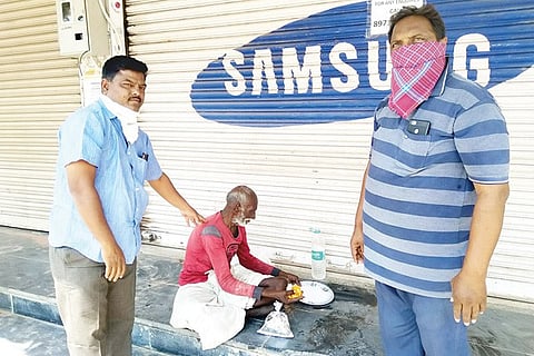 Corona Lockdown Effet Free Lunch at Raichur