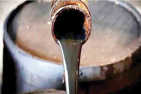 Crude oil: ಕಚ್ಚಾ ತೈಲ ಅಗ್ಗ,ಭಾರತಕ್ಕೆ 60 ಸಾವಿರ ಕೋಟಿ ಉಳಿತಾಯ